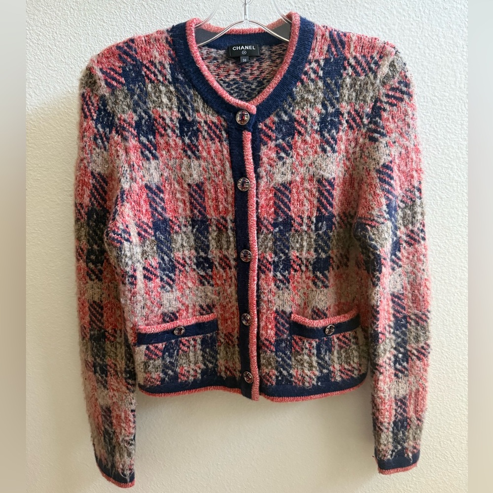 Beautiful lightly worn CHANEL sweater.